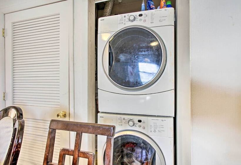 House W/ Pellet Smoker & Grill, 1 Mi To Lake!