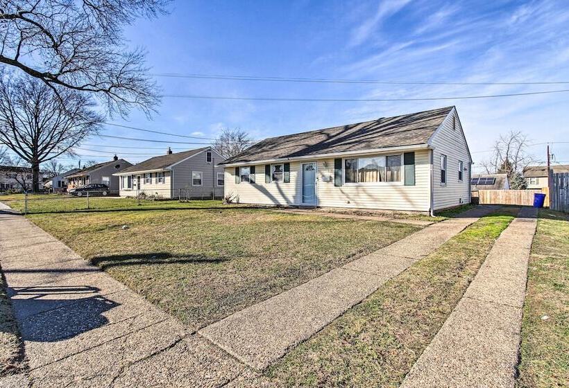 House W/ Pellet Smoker & Grill, 1 Mi To Lake!