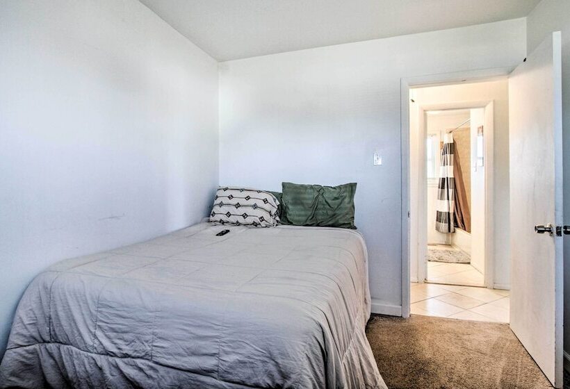 House W/ Pellet Smoker & Grill, 1 Mi To Lake!