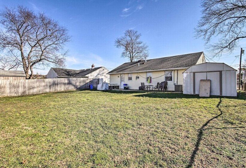 House W/ Pellet Smoker & Grill, 1 Mi To Lake!