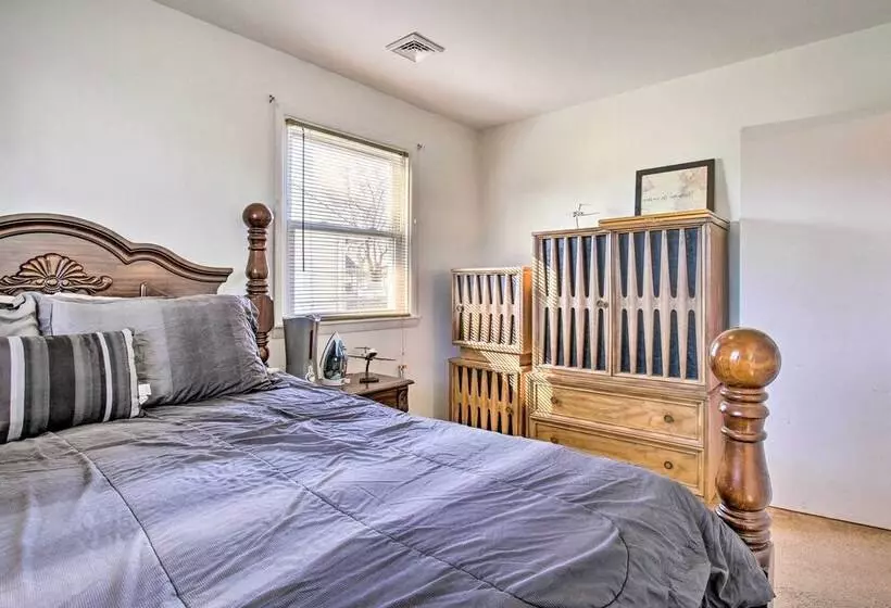 House W/ Pellet Smoker & Grill, 1 Mi To Lake!