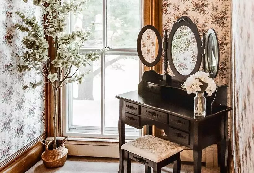 Spacious Farmhouse On 200 Acres Along The River