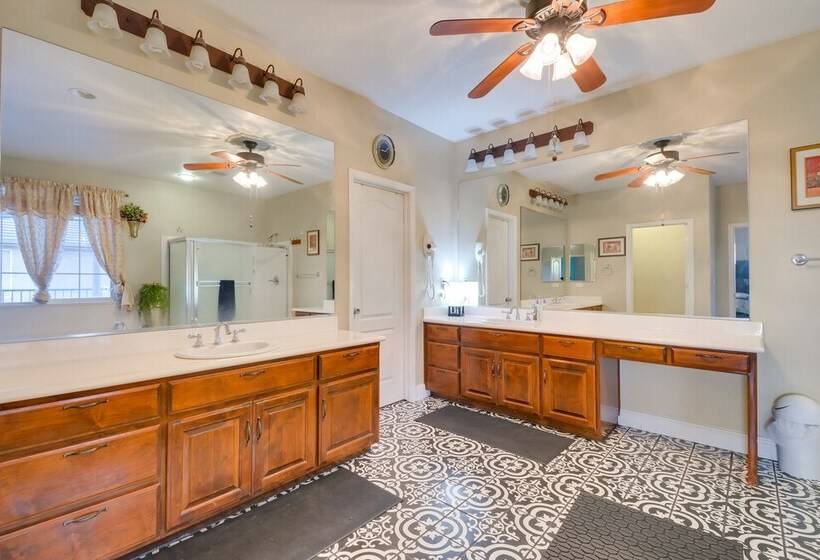 Luxe Atwater Home W/ Patio: 10 Mi To Yosemite Lake