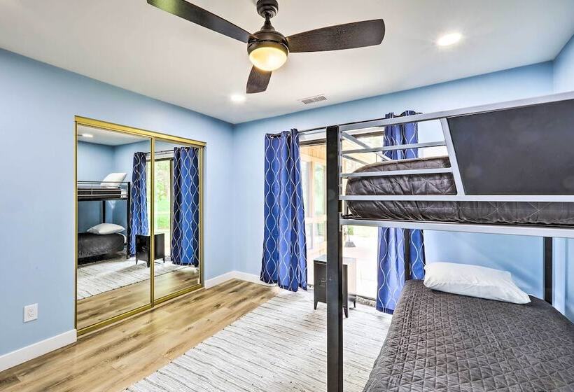 Luxe Flagstaff Retreat W/ Sunroom, Patio & Grill!