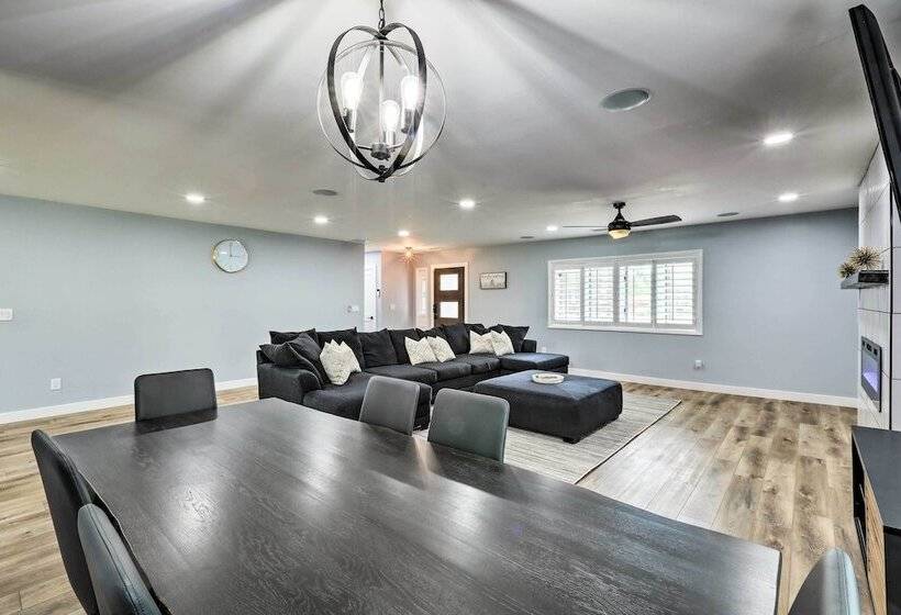 Luxe Flagstaff Retreat W/ Sunroom, Patio & Grill!