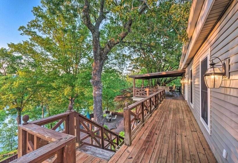 Dock, Hot Tub & Kayaks: Luxe Hot Springs Lakehouse