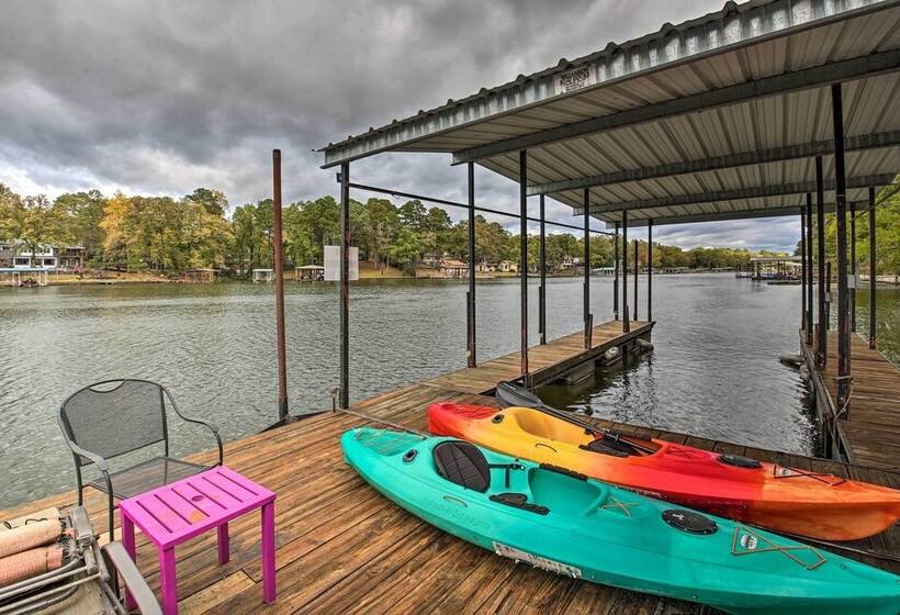 Dock, Hot Tub & Kayaks: Luxe Hot Springs Lakehouse
