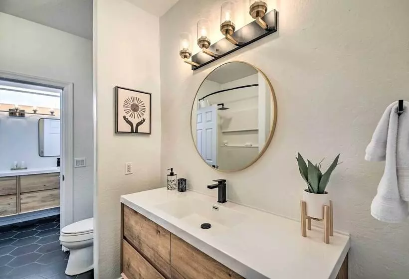 Fountain Hills Home W/ Pool, Spa & Putting Green!