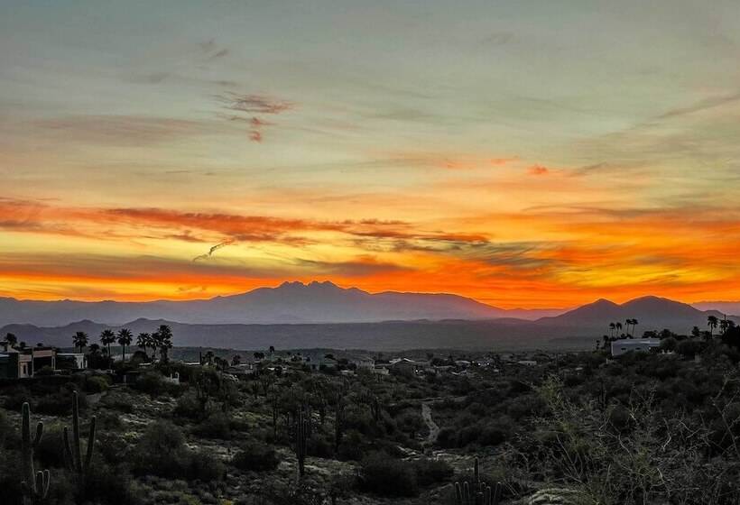 Fountain Hills Home W/ Pool, Spa & Putting Green!