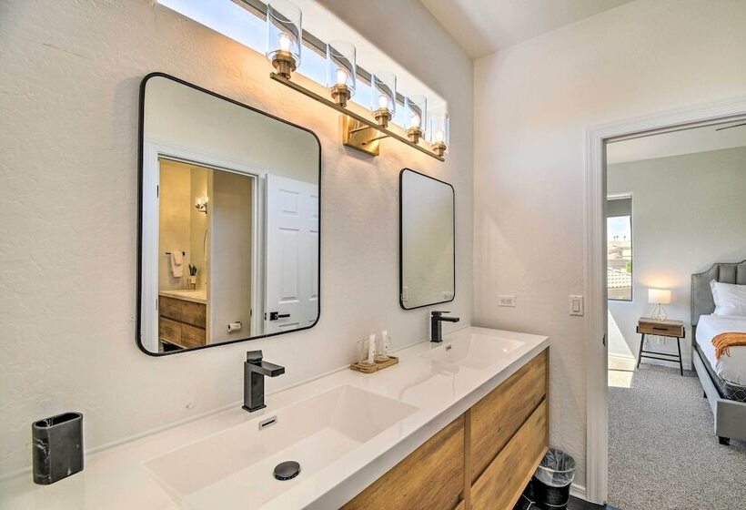 Fountain Hills Home W/ Pool, Spa & Putting Green!