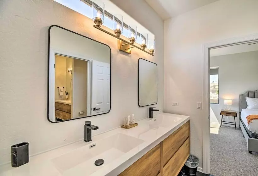 Fountain Hills Home W/ Pool, Spa & Putting Green!