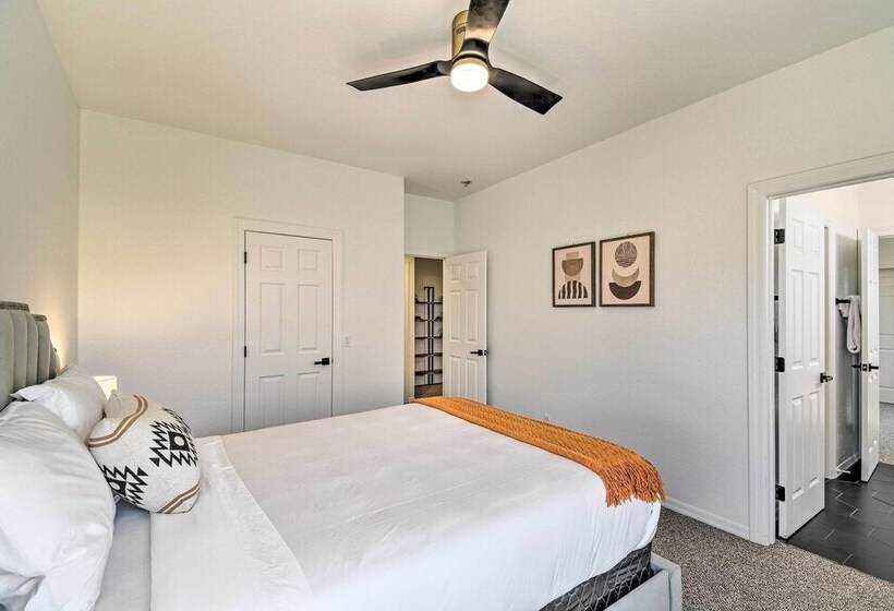 Fountain Hills Home W/ Pool, Spa & Putting Green!