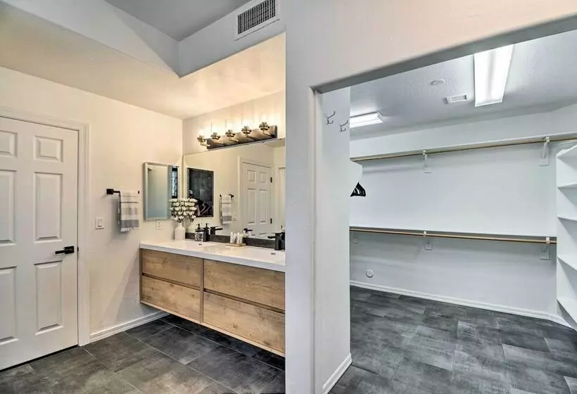 Fountain Hills Home W/ Pool, Spa & Putting Green!