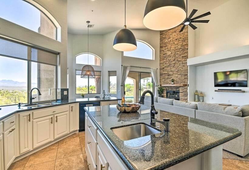 Fountain Hills Home W/ Pool, Spa & Putting Green!