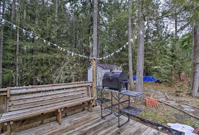 Modern Hoodsport Retreat W/ Grill, Near Lake!