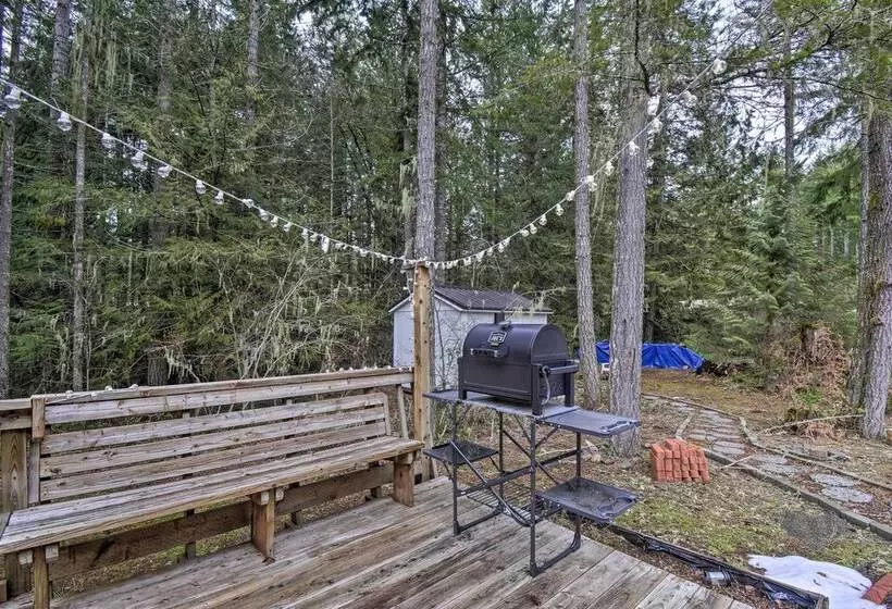 Modern Hoodsport Retreat W/ Grill, Near Lake!