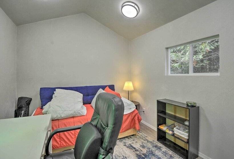 Modern Hoodsport Retreat W/ Grill, Near Lake!