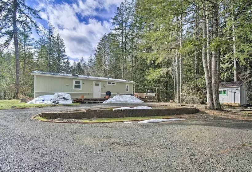 Modern Hoodsport Retreat W/ Grill, Near Lake!