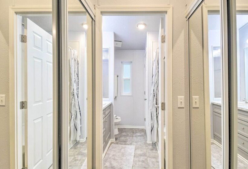 Modern Hoodsport Retreat W/ Grill, Near Lake!