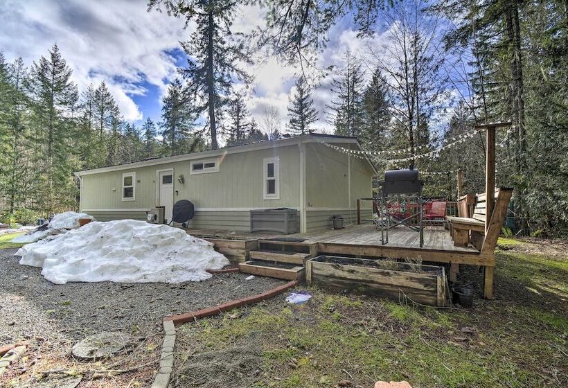 Modern Hoodsport Retreat W/ Grill, Near Lake!