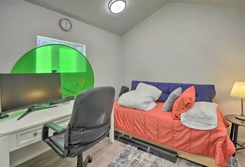 Modern Hoodsport Retreat W/ Grill, Near Lake!