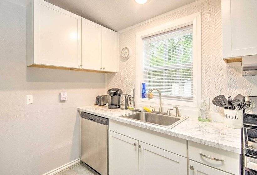 Modern Hoodsport Retreat W/ Grill, Near Lake!