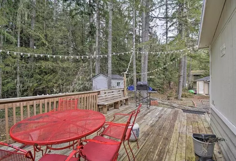 Modern Hoodsport Retreat W/ Grill, Near Lake!