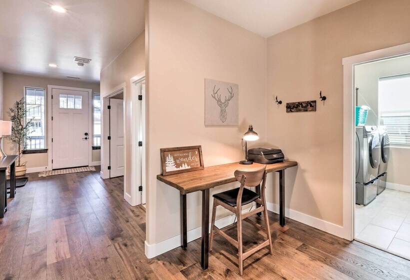 Modern Flagstaff Retreat W/ Fire Pit & Ev Charger!