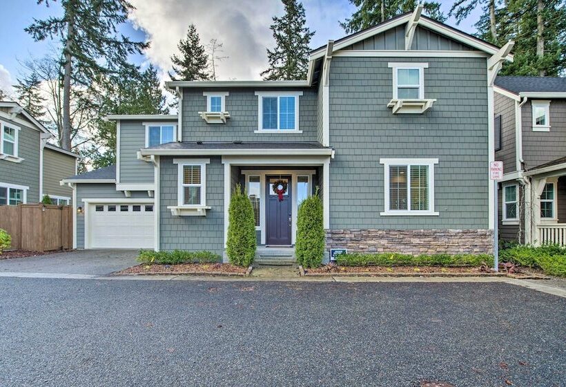 Modern Seattle Area Home Near Parks + Beaches