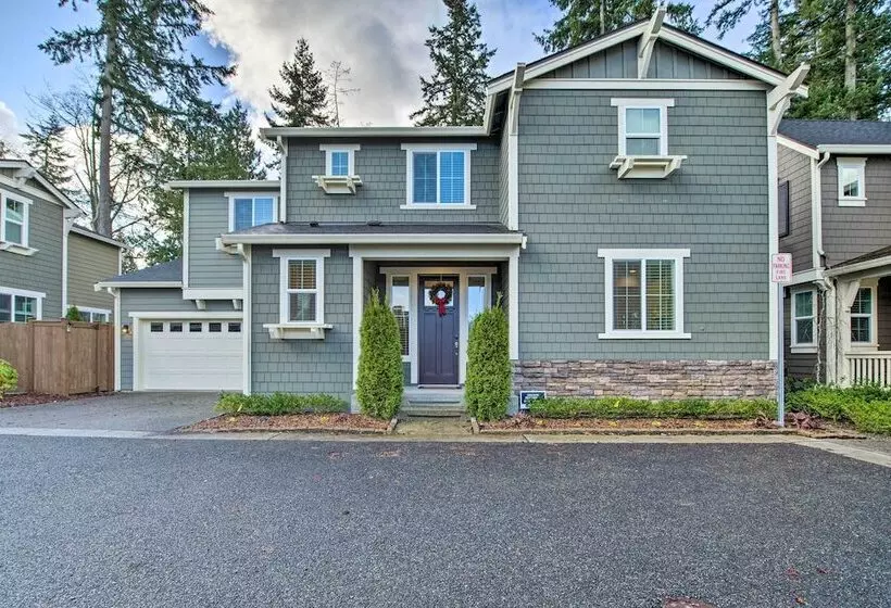Modern Seattle Area Home Near Parks + Beaches