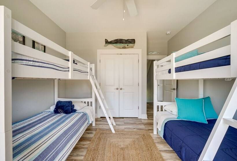 Modern Surf City Beach House W/ Hot Tub!