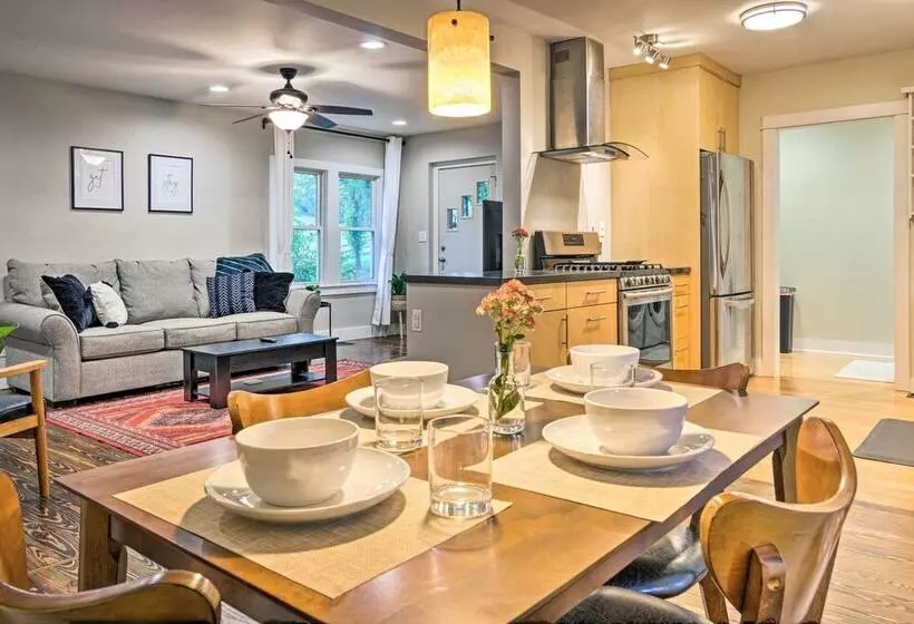 Modern Weaverville Home With Outdoor Fire Pit!