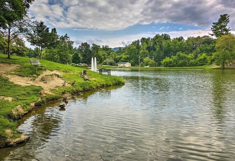 Modern Weaverville Home With Outdoor Fire Pit!