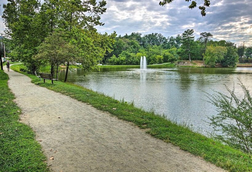 Modern Weaverville Home With Outdoor Fire Pit!