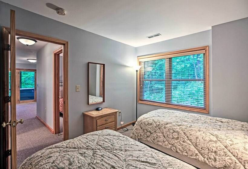 Mtn Home W/ Nature Preserve Views By Hiking Trails