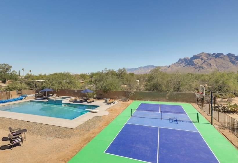 Oro Valley Retreat W/ Pool, Spa & Rooftop Views!