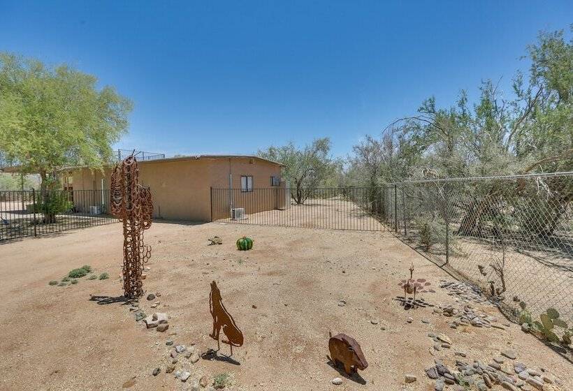 Oro Valley Retreat W/ Pool, Spa & Rooftop Views!