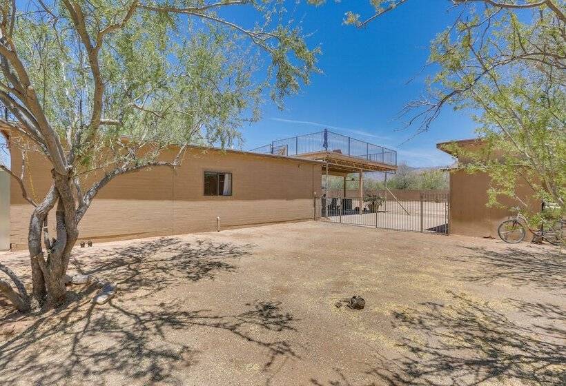 Oro Valley Retreat W/ Pool, Spa & Rooftop Views!
