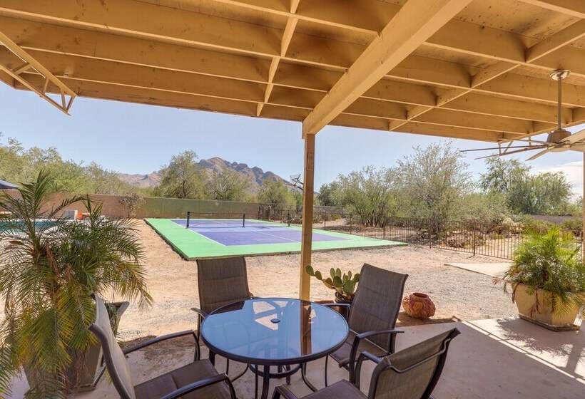Oro Valley Retreat W/ Pool, Spa & Rooftop Views!
