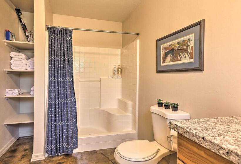 Oro Valley Retreat W/ Pool, Spa & Rooftop Views!