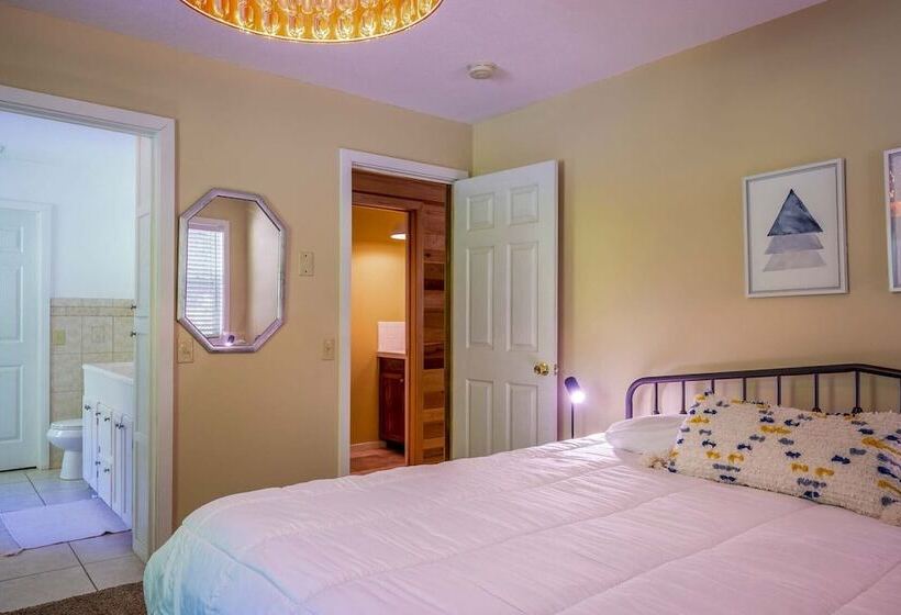 Peaceful North Carolina Retreat With Game Room!