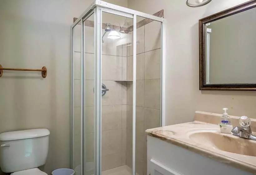 Peaceful North Carolina Retreat With Game Room!