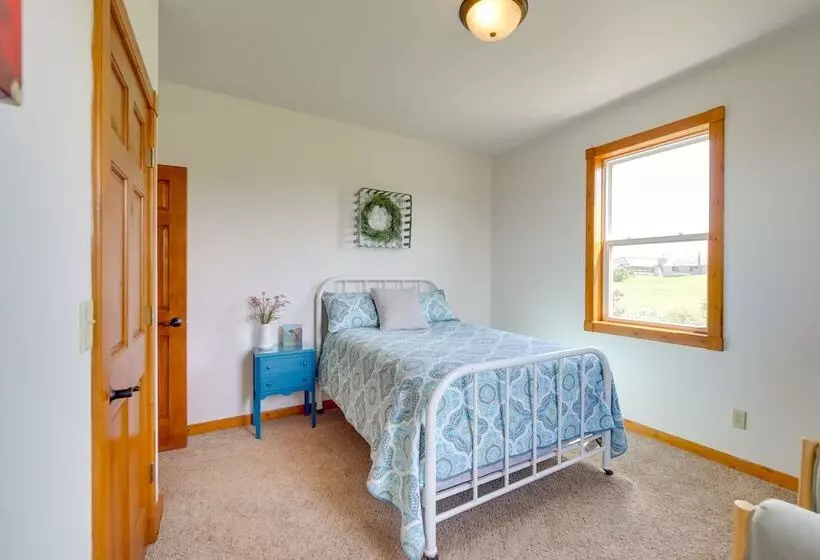 Peshtigo Dairy Farm Escape: Fire Pit, Grills!