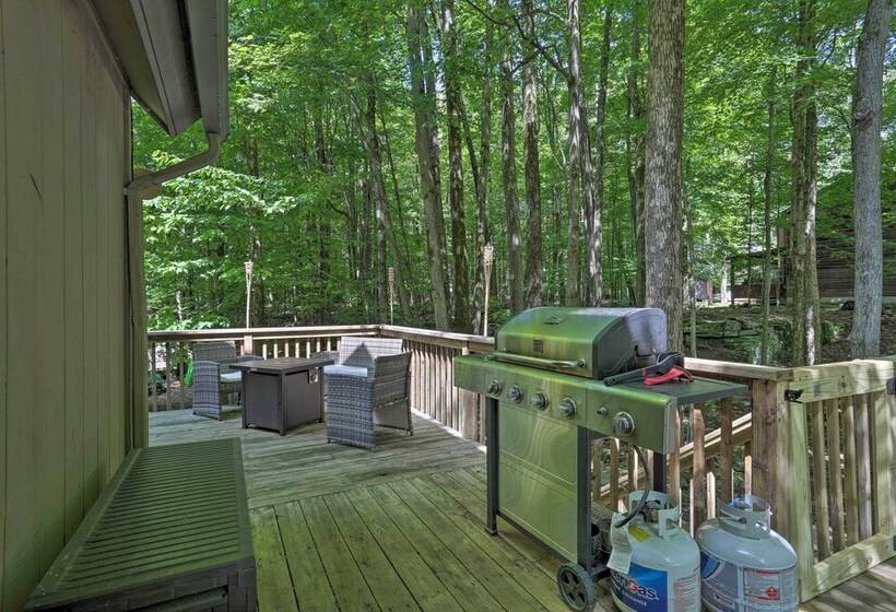 Dog Friendly Lake Ariel Resort Home W/ Deck!