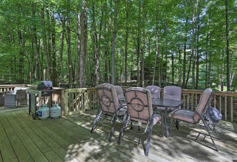 Dog Friendly Lake Ariel Resort Home W/ Deck!