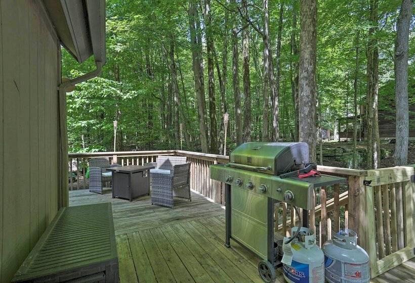 Dog Friendly Lake Ariel Resort Home W/ Deck!