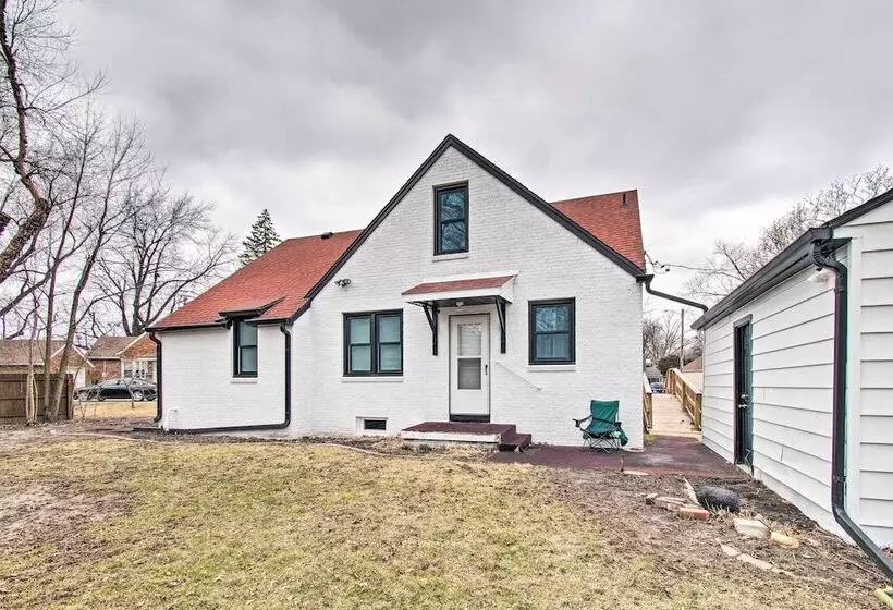 Pet Friendly Uptown Normal Home: Steps To Isu