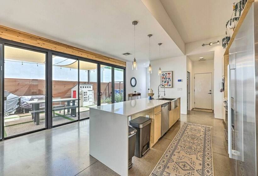 Convenient Phoenix Home W/ Heated Pool & Grill!