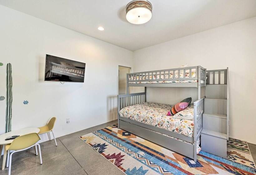 Convenient Phoenix Home W/ Heated Pool & Grill!