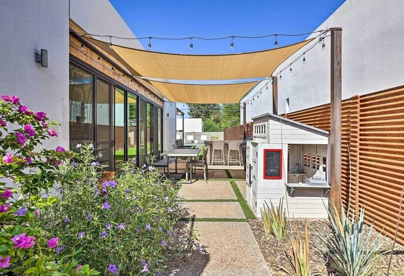 Convenient Phoenix Home W/ Heated Pool & Grill!